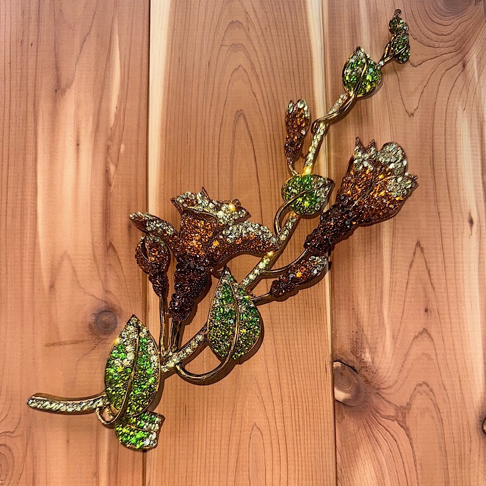 Vintage Elegant Gold and Green Leaf Brooch